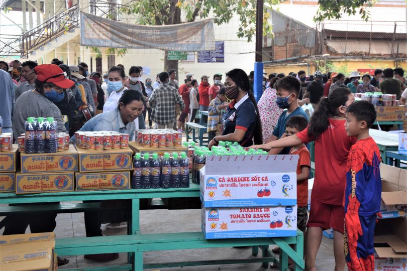Distribution de nourriture à PSE dans le cadre du plan d'aides d'urgence